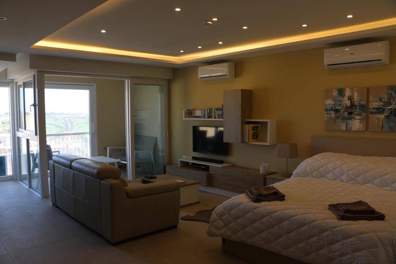 Wileg 4A Luxury Studio Apartment With Shared Swimming Pool. Qala Exteriör bild